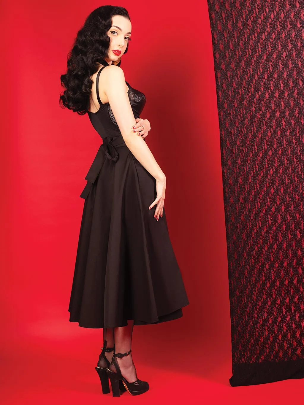 Black Adjustable 1950s Circle Skirt