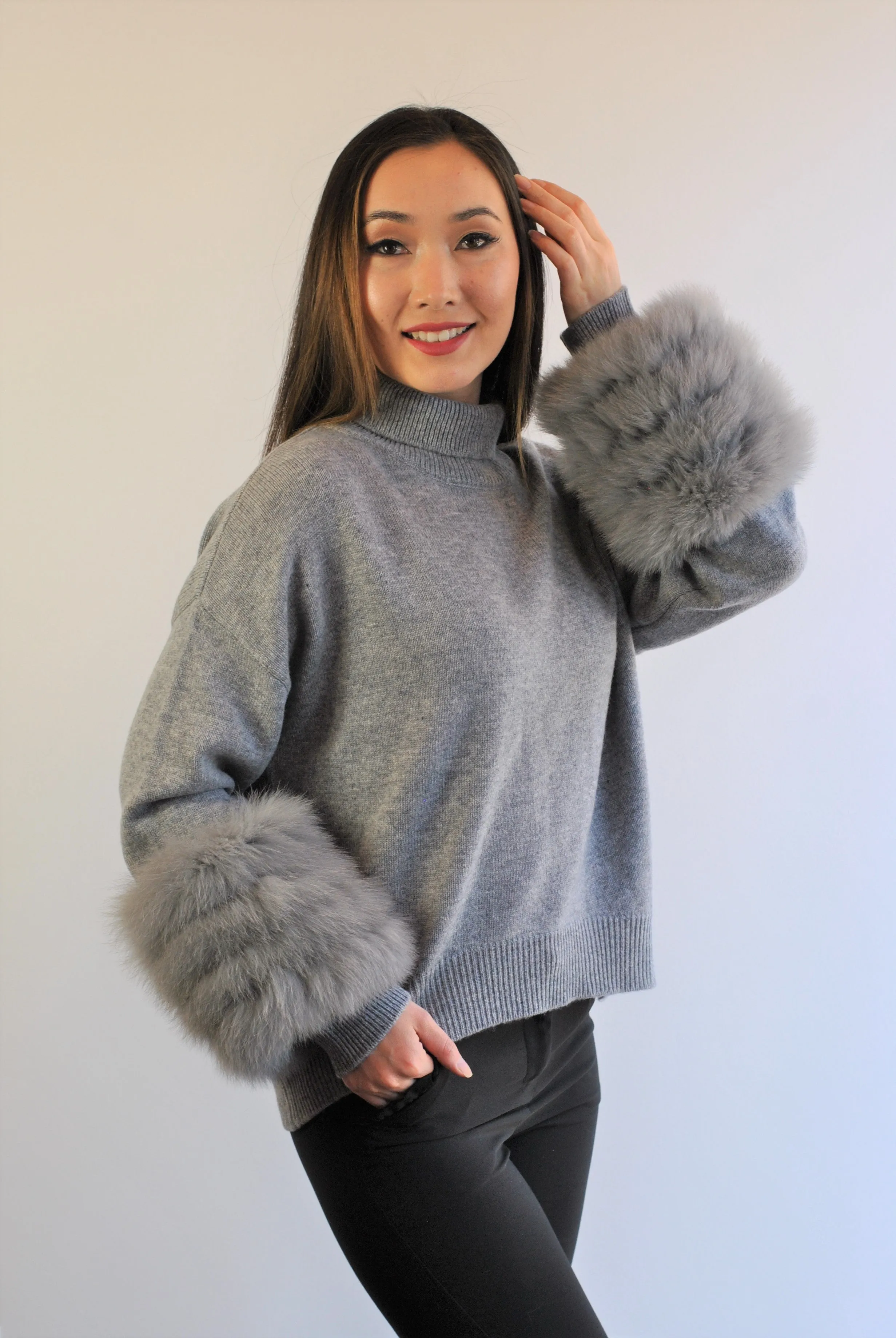 JEN Detachable Fox Fur Cuff Luxury Merino Wool Pullover Sweater