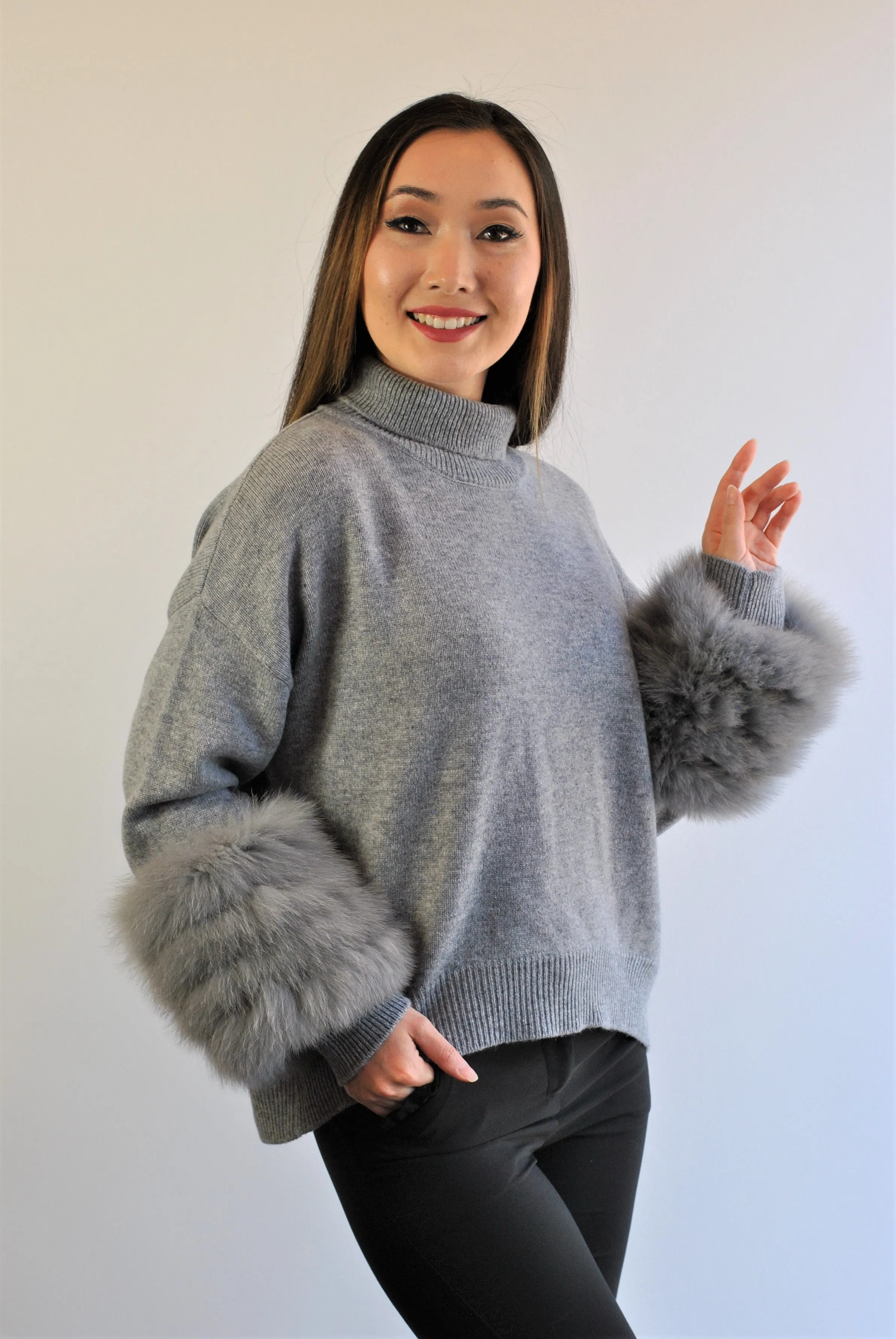 JEN Detachable Fox Fur Cuff Luxury Merino Wool Pullover Sweater