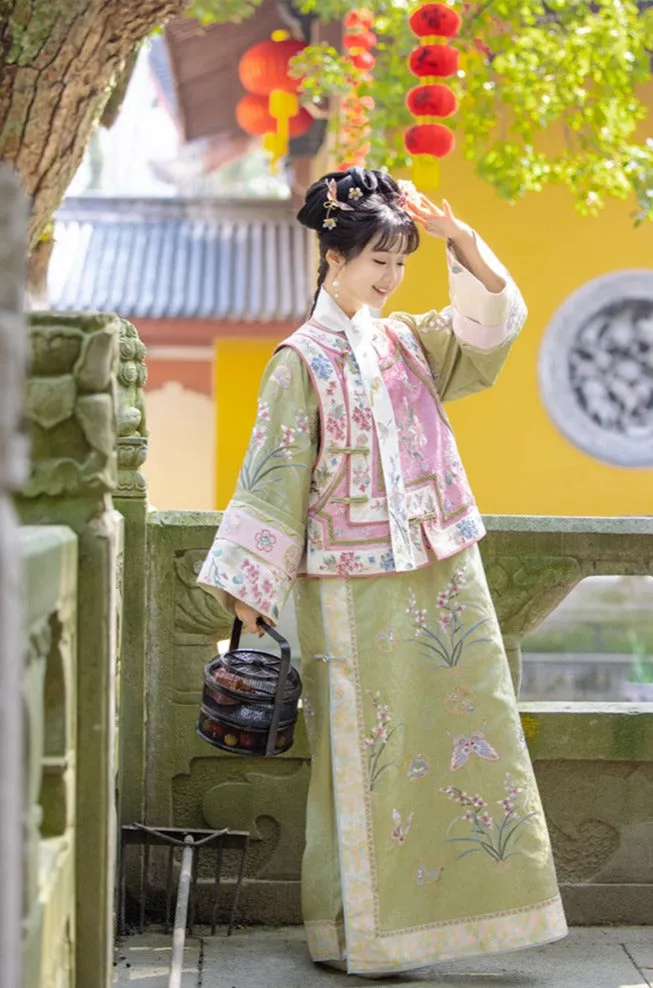 Meng Meng 萌萌 Qing Dynasty Embroidered Changyi Dress