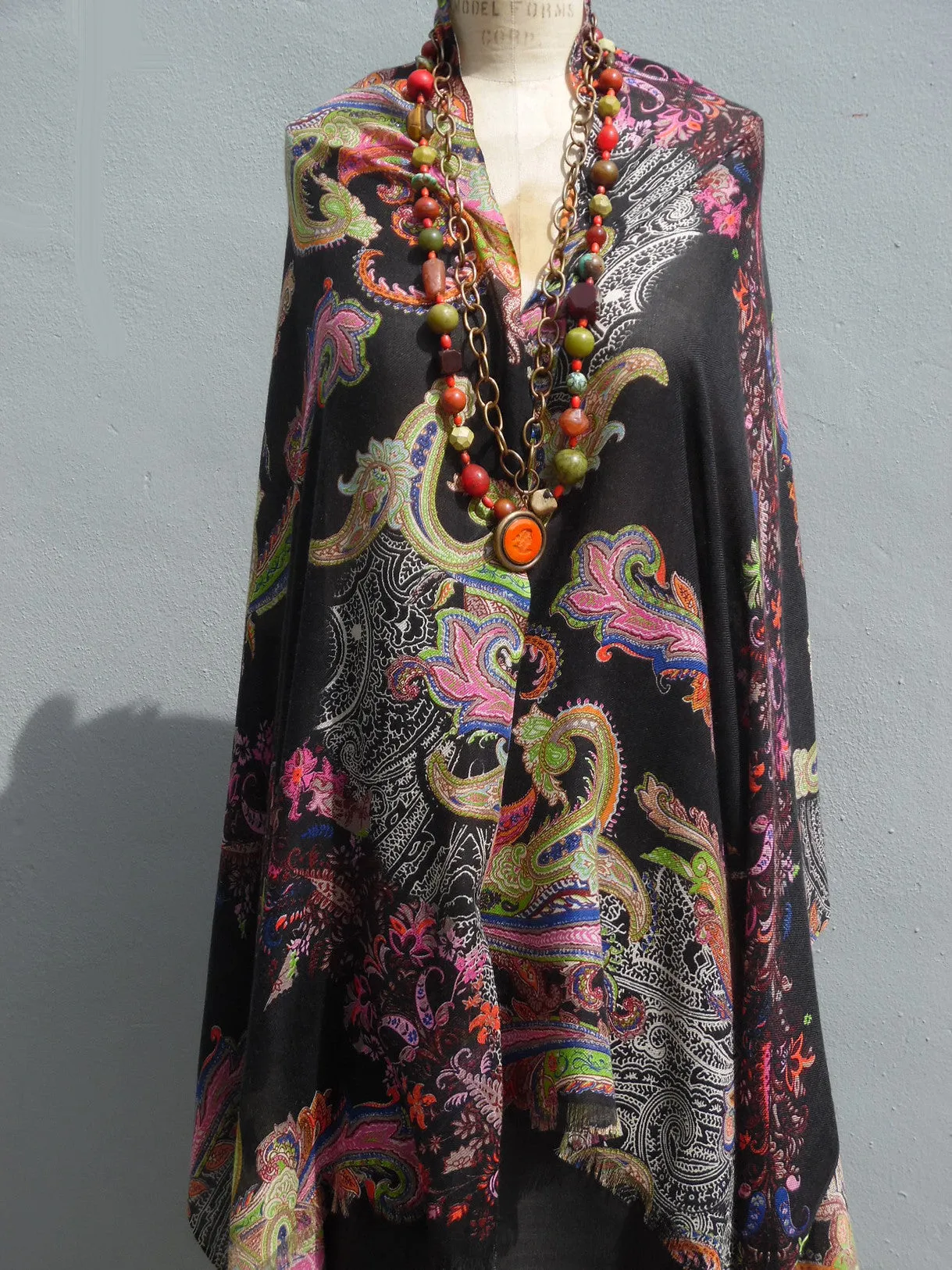 Shawl Silk And Cashmere Paisley Black and Bright